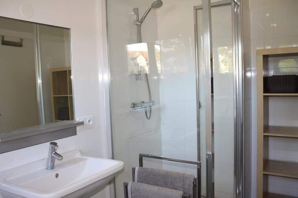 Apartment Superb Apt- Garden- 3 Parkings, Near Petite Venise ! *